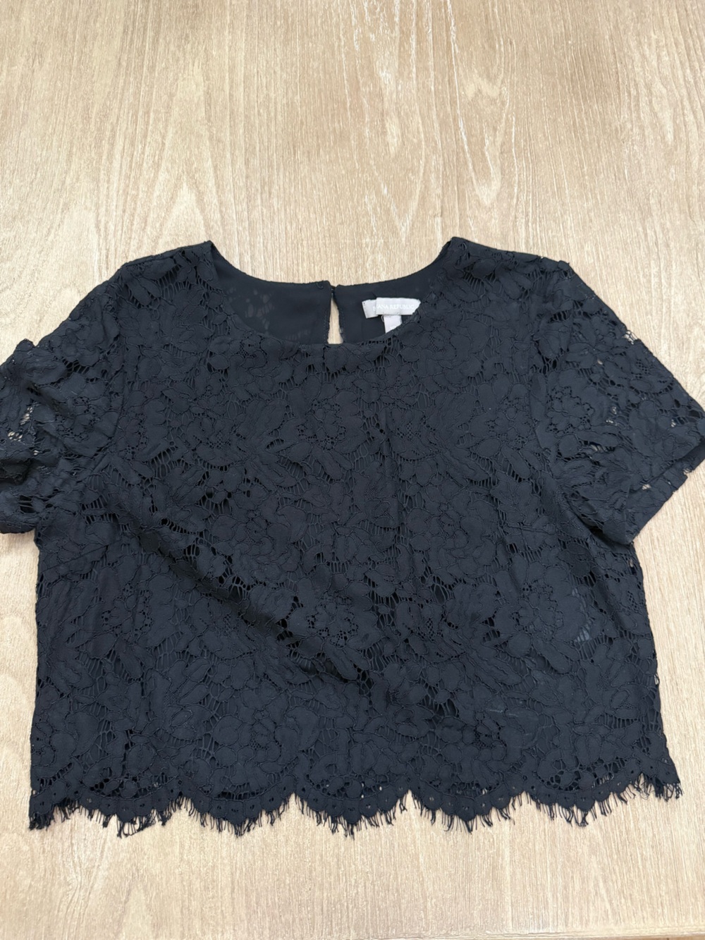Banana Republic Black Floral Lace Crop Blouse Short Sleeve Scalloped Hem 10